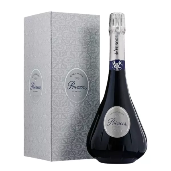 Bottiglia di Champagne De Venoge Princes Extra Brut, vista frontale, etichetta argentata su sfondo nero