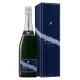 Bottiglia di Champagne Extra Brut De Venoge - un assemblaggio di Pinot Noir, Meunier e Chardonnay - basso dosaggio per un'esperi