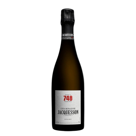 Bottiglia di Champagne Jacquesson Cuvée 748, vista frontale, etichetta bianca con scritte rosse