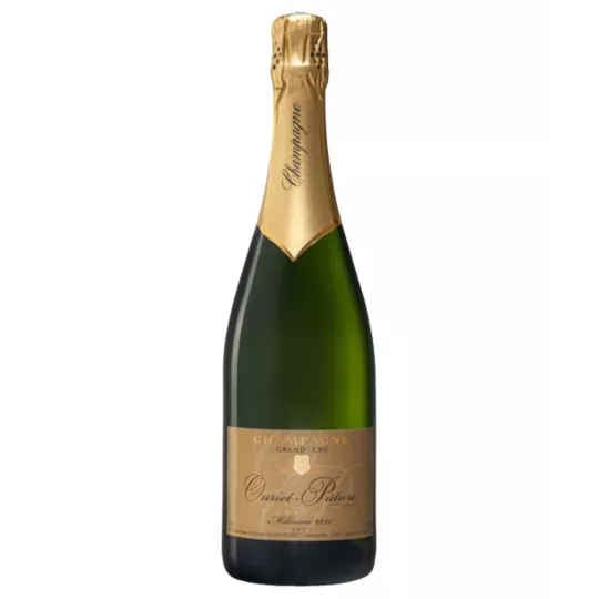Bottiglia di Champagne Egly-Ouriet Millésime 2016 Grand Cru d'Ambonnay, un assemblaggio di 75% Pinot Noir e 25% Chardonnay.