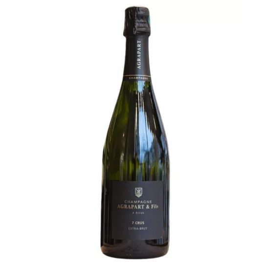 Bottiglia di Champagne Agrapart 7 Crus Extra Brut, un assemblaggio di sette villaggi, in maggioranza Chardonnay.