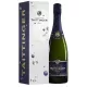 Bottiglia di Champagne Taittinger Prélude Grands Crus, vista frontale, etichetta bianca e oro