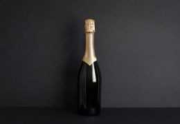 Champagne Blanc de Noirs: Il Carattere del Pinot Nero e del Meunier in Purezza