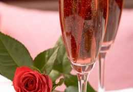 Champagne rosé: la scelta perfetta per le serate estive