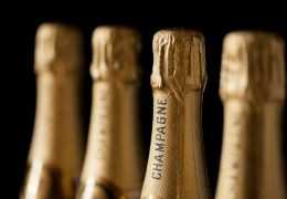 Si può bere uno Champagne scaduto?