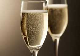 Spumante o Champagne per Capodanno? I consigli degli esperti